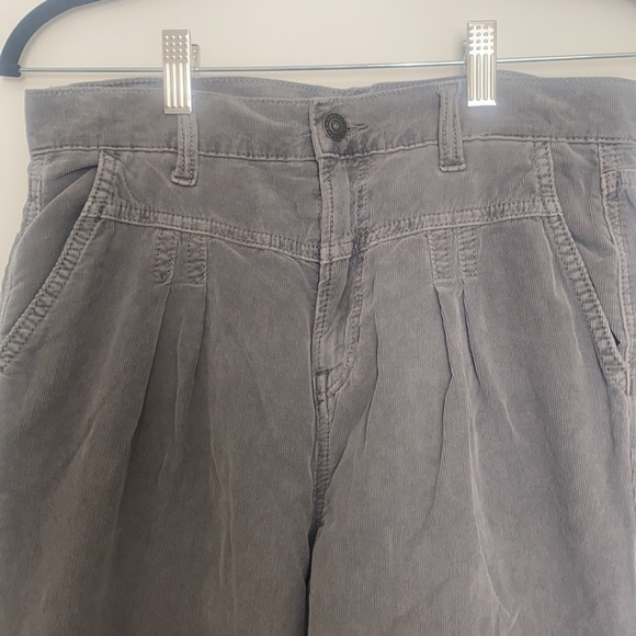 American Eagle Gray Corduroy Mom Jeans Pants size 4 regular - Picture 2 of 4
